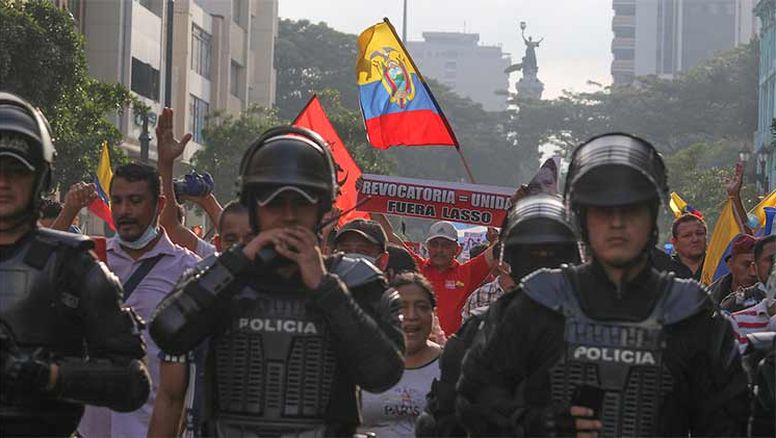 Estudiantes, maestros y campesinos protestan en Ecuador