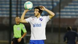 altText(Nacional aceptó la oferta de Palmeiras por Viña)}