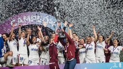 altText(Nacional femenino se quedó con la copa del Torneo Apertura )}