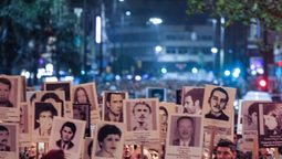 altText(Una multitud participa de la Marcha del Silencio)}