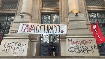 Estudiantes ocuparon el liceo IAVA