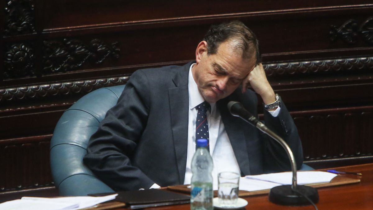 ¿Liderazgo de Manini Ríos está en riesgo?