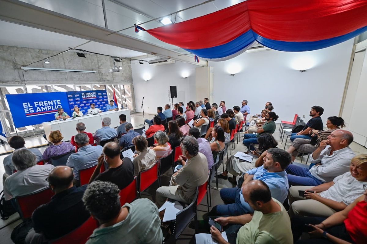 Bancada del FA anunció el inició de su actividad parlamentaria.