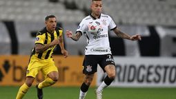 altText(Peñarol sorprende en el Arena de Corintians y gana 2-0 en 70 min de juego)}