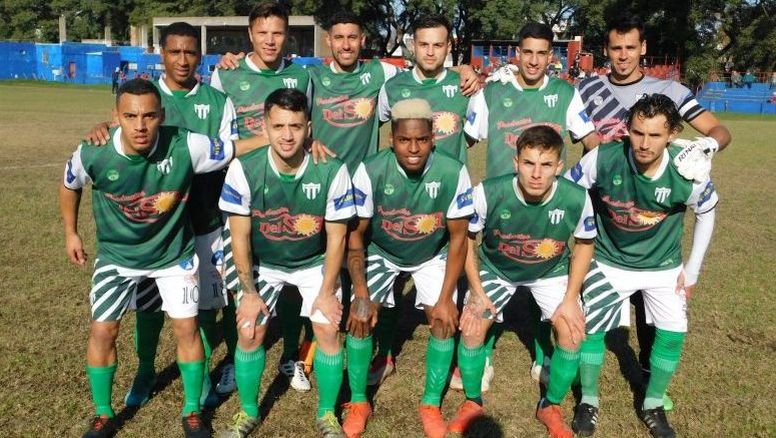 La Luz goleó a Canadian y es primero