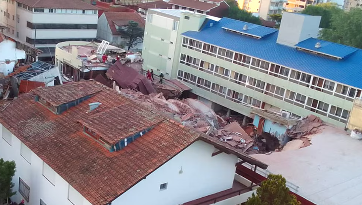  Derrumbe del Apart Hotel Dubrovnik en Villa Gesell