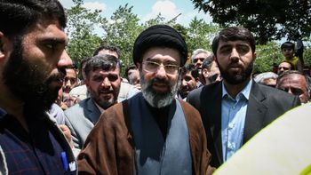 El líder de Irán Mojtaba Jamenei promete vengar la muerte de su padre