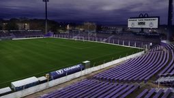 altText(Defensor Sporting fijó los precios para enfrentar a Peñarol)}