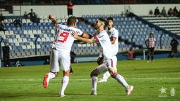 altText(Nacional le ganó con comodidad a River)}