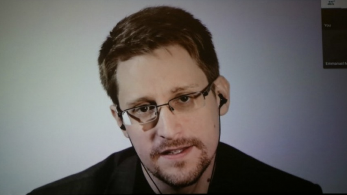 Putin otorgó la ciudadanía rusa a Snowden.