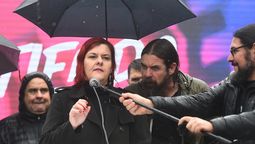 altText(El Pit-Cnt se movilizó por mayor presupuesto para la educación y mejoras salariales)}