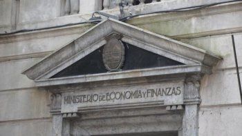 MEF anuncia cumplimiento de las metas fiscales en 2025 y mantiene proyecciones presupuestales