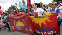 altText(Exigen espacio de negociación para asistentes personales)}