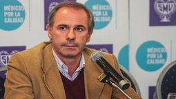 altText(Gobierno “dejó de escuchar a la ciencia y a los médicos”, según presidente del SMU)}