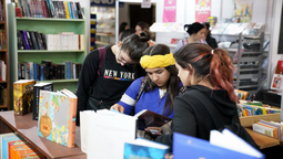 altText(Continúa la Feria del Libro Infantil y Juvenil)}