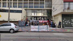 altText(Liceo Miranda ocupado por docentes y funcionarios)}