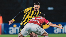 altText(Peñarol le ganó a Wanderers y mantiene el invicto)}