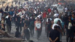 altText(Gaza: medio centenar de palestinos fueron asesinados por Israel en los puntos de reparto de alimentos)}