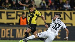 altText(Peñarol salvó el invicto en la hora)}