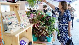 altText(IM: comenzó feria de emprendimientos por el Día de la Madre)}