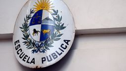 altText(Fue detenida una mujer por la agresión a maestra de la escuela 123)}