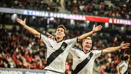 altText(Danubio dio el batacazo y sigue vivo en la Sudamericana)}