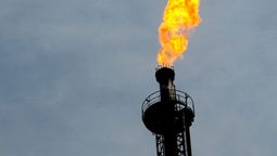 altText(Por primera vez desde 1973 se paralizan las actividades en la refinería de La Teja)}