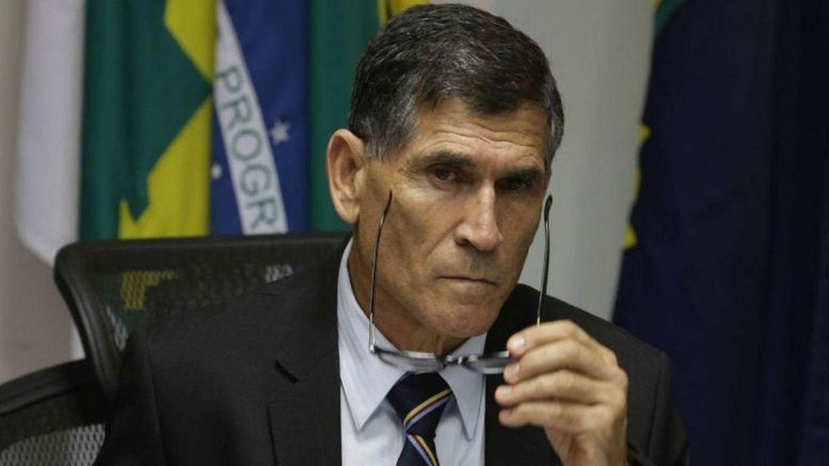 Bolsonaro destituye a su secretario de Gobierno