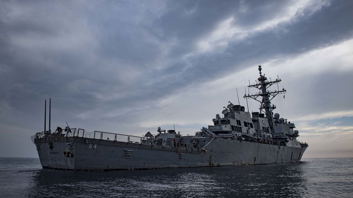 El USS Carney fue atacado con drones.