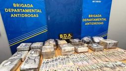 altText(Policía de Canelones incautó más de 15 kilos de cocaína en El Pinar)}