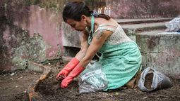 altText(Un gesto de vida en la tierra del silencio)}