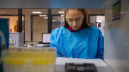 altText(Paso clave en lucha contra el Alzheimer: Uruguay avanza en un diagnóstico más temprano y preciso)}