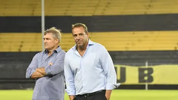 Aguirre y Ruglio siguen trabajando en incorporaciones para Peñarol.