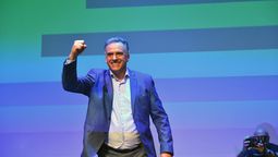 altText(Análisis de todas las encuestas marca diferencia de 4 puntos a favor de Orsi)}