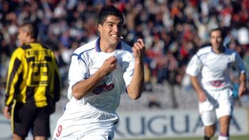 Llega Suárez, va al Parque y se pone la 9