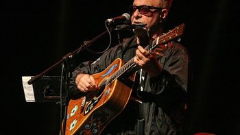 León Gieco el 26 de marzo en Montevideo con el Frente Amplio.