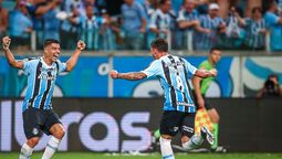 altText(Mirá el golazo de Felipe Carballo en el clásico gaúcho)}