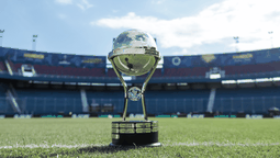 altText(Final de la Sudamericana: terna de Chile y dos bandas para el show previo)}
