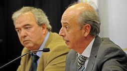 altText(Javier García: Un ministro parlanchín)}