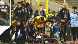 altText(Escalofriante lesión de un jugador de Atlético Mineiro en La Paz)}