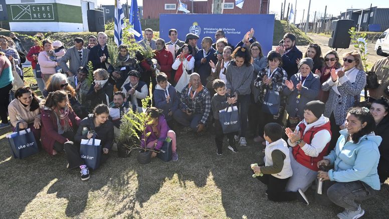 La vivienda es una política de Estado: entregaron 49 viviendas en Durazno