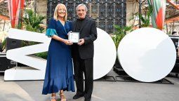 altText(Cacho de la Cruz fue homenajeado por la Intendencia de Montevideo)}