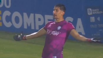 El día del arquero: portero de Cerro Largo metió un gol de arco a arco (video)