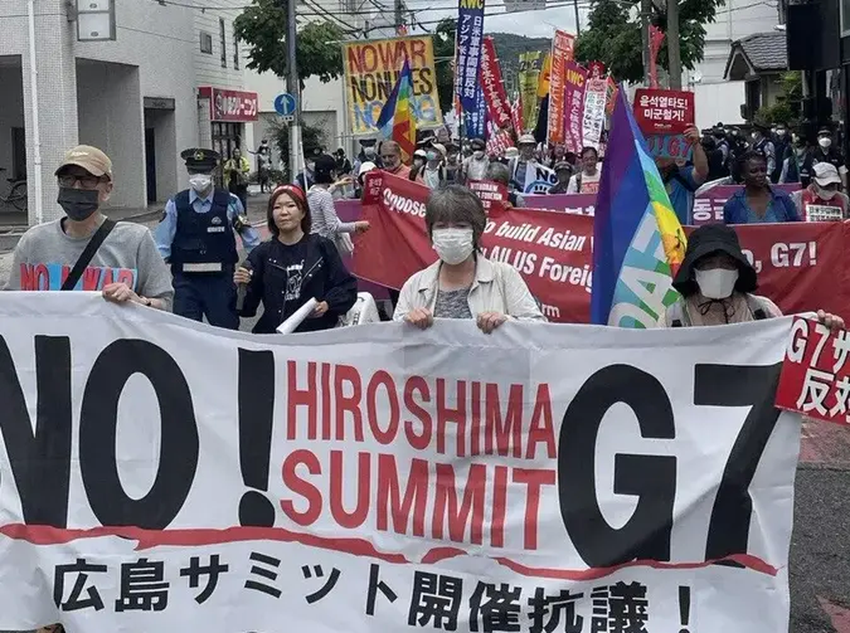 Los japoneses protestan contra la cumbre dfel G7.