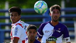 altText(Fénix y River empataron en el Capurro con todos los condimentos)}