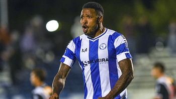Hugo Silveira anotó el único gol de Cerro Largo para el triunfo 1 a 0 ante Liverpool.