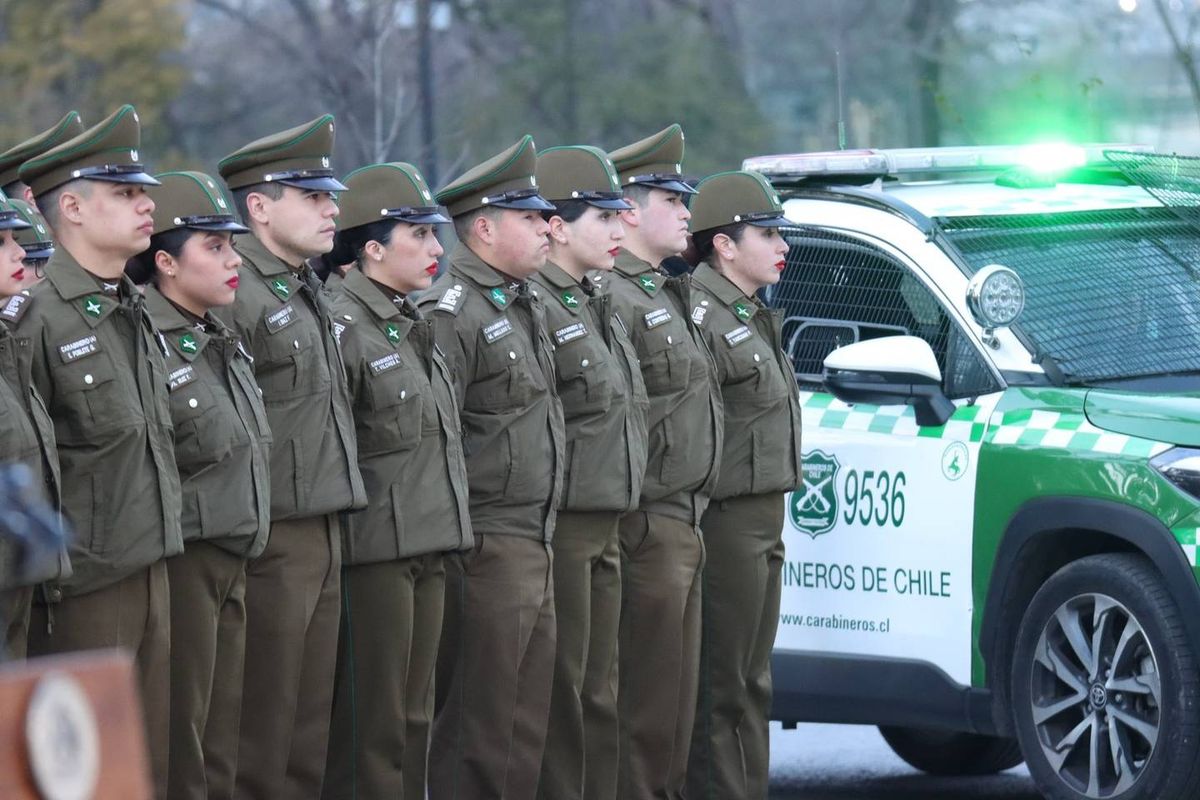 Gobeirno de Chile moviliza carabineros en medio de toque de queda por el apagón.