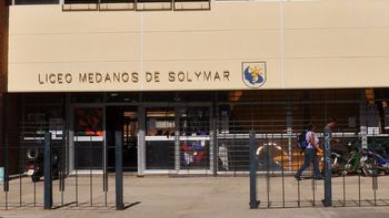 Estudiante usó inteligencia artificial para crear videos sexuales con fotos de compañeras