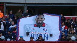 altText(Nacional, la emoción y el silencio)}