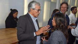 altText(Blancos convocan a Juan Castillo y Fernanda Cardona por cierre de empresas)}